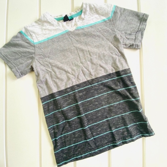 Ocean Current Other - Ocean Current V-Neck Short Sleeve Top Size Medium